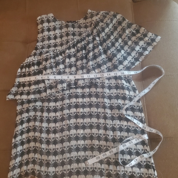 💯 Thomas Wylde Silk Skull Sleeveless Blouse - Picture 7 of 15